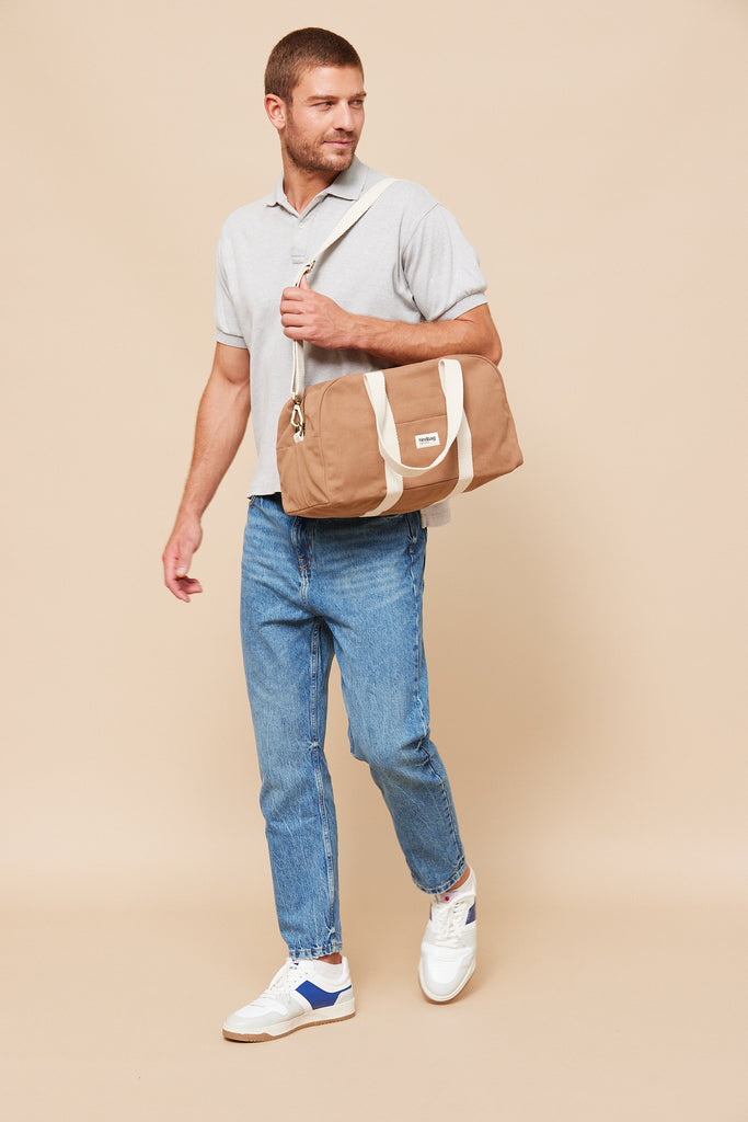 Sac bowling Charlie Cannelle