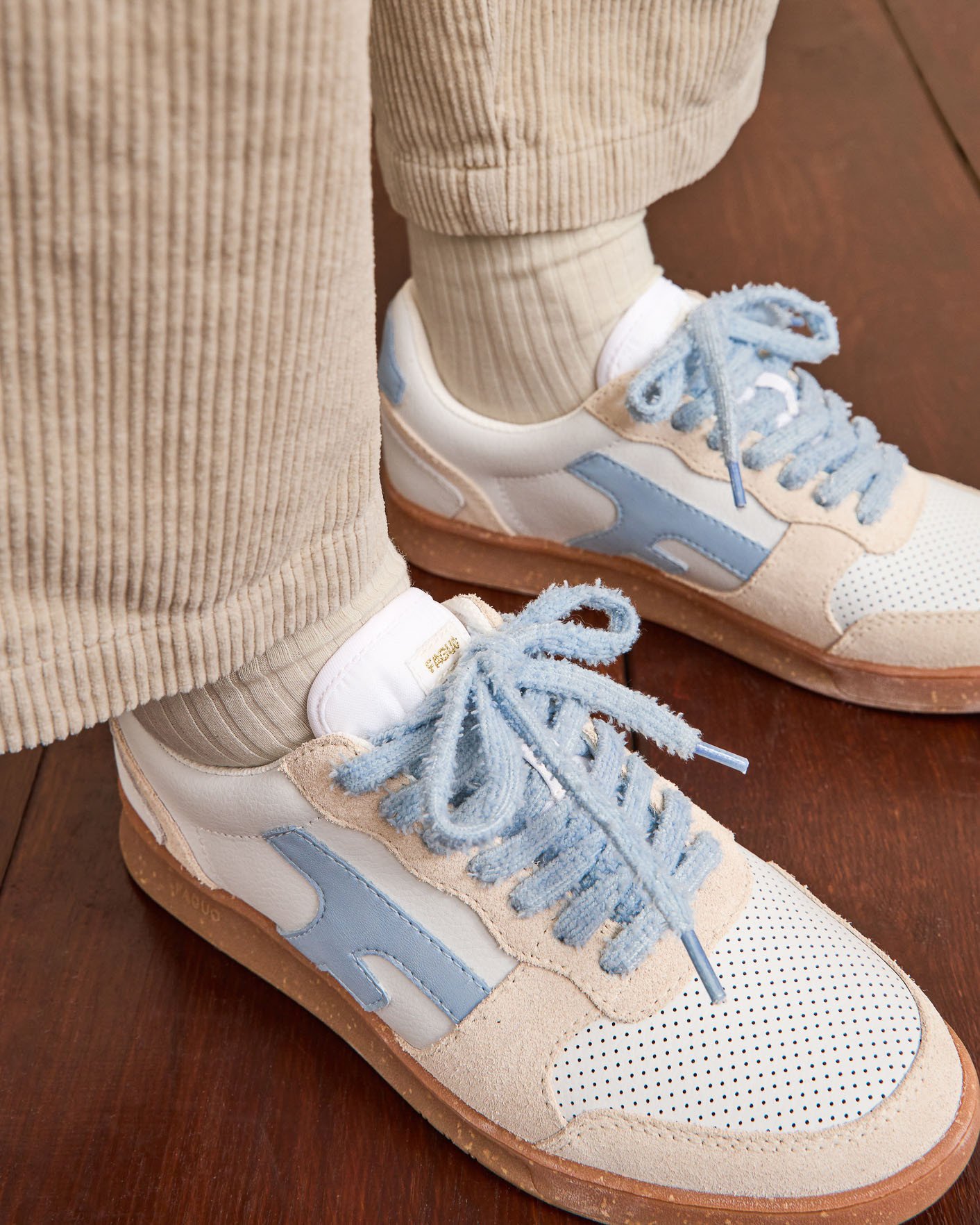 Baskets écrues & bleu clair, cuir & suède - HAZEL