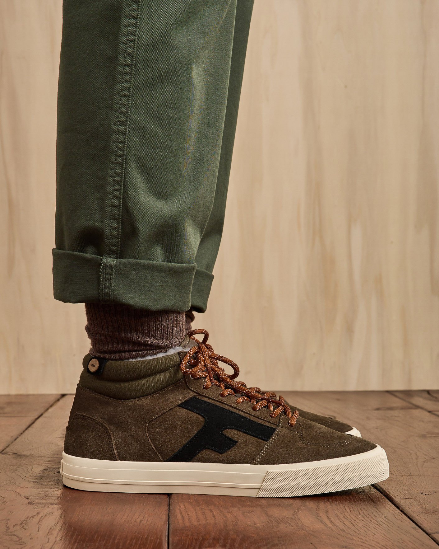 Baskets montantes kaki suède - WALNUT MID