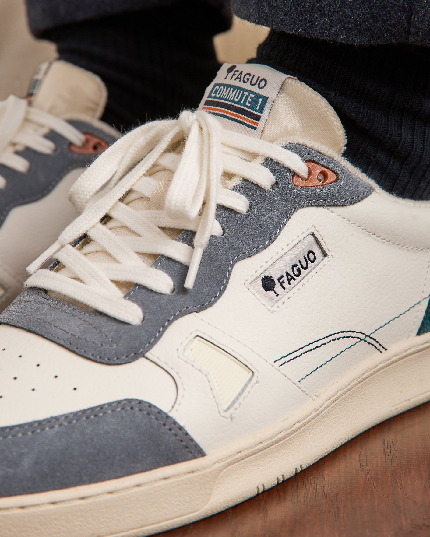 Baskets crème & vert clair cuir & suède - COMMUTE 1