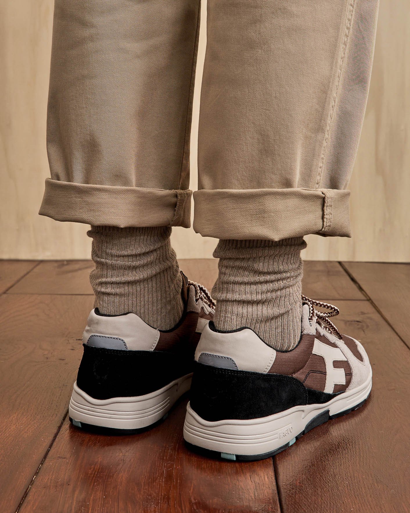 Baskets marron foncé suède - OLIVE