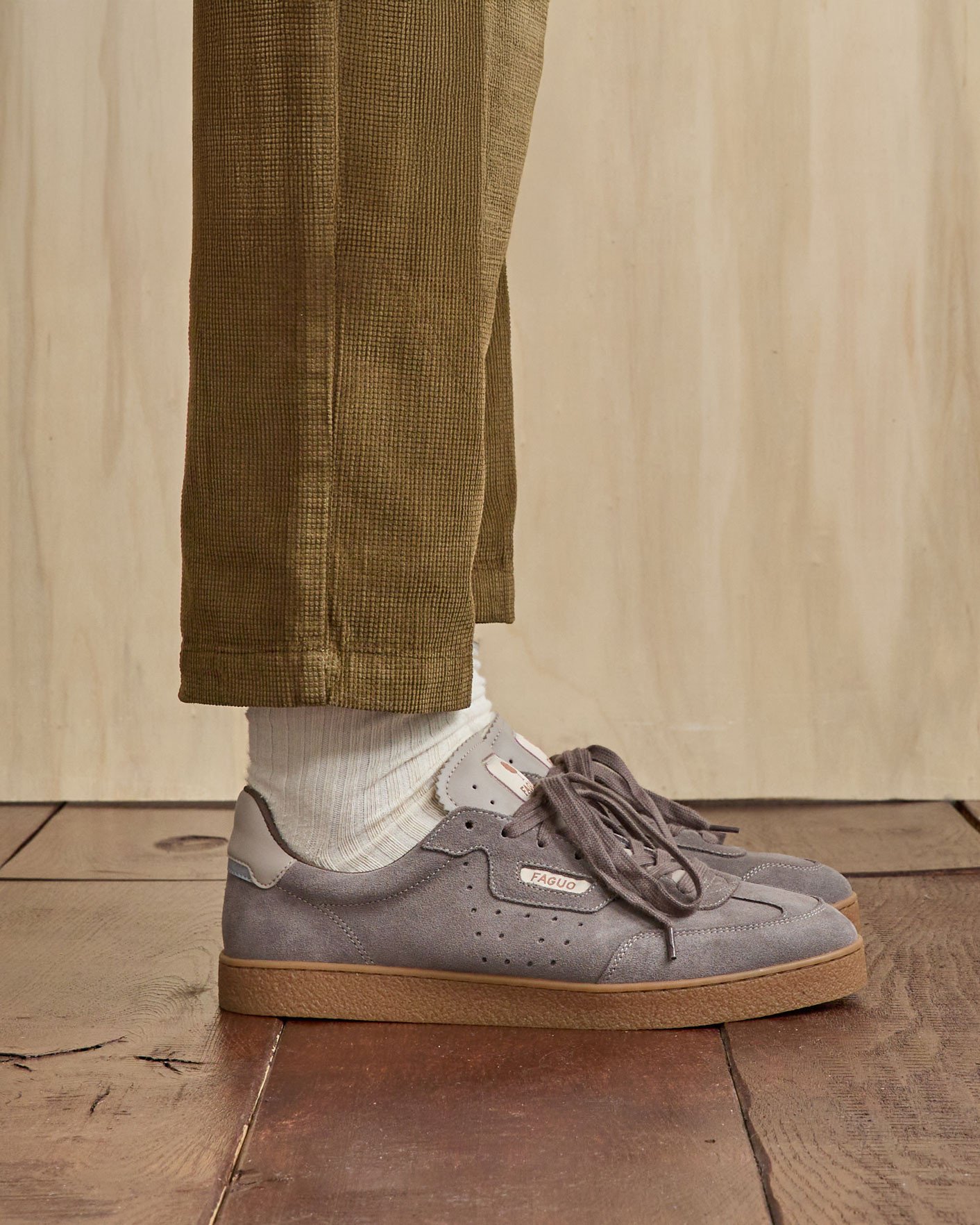 Baskets taupe suède homme - LUMBO