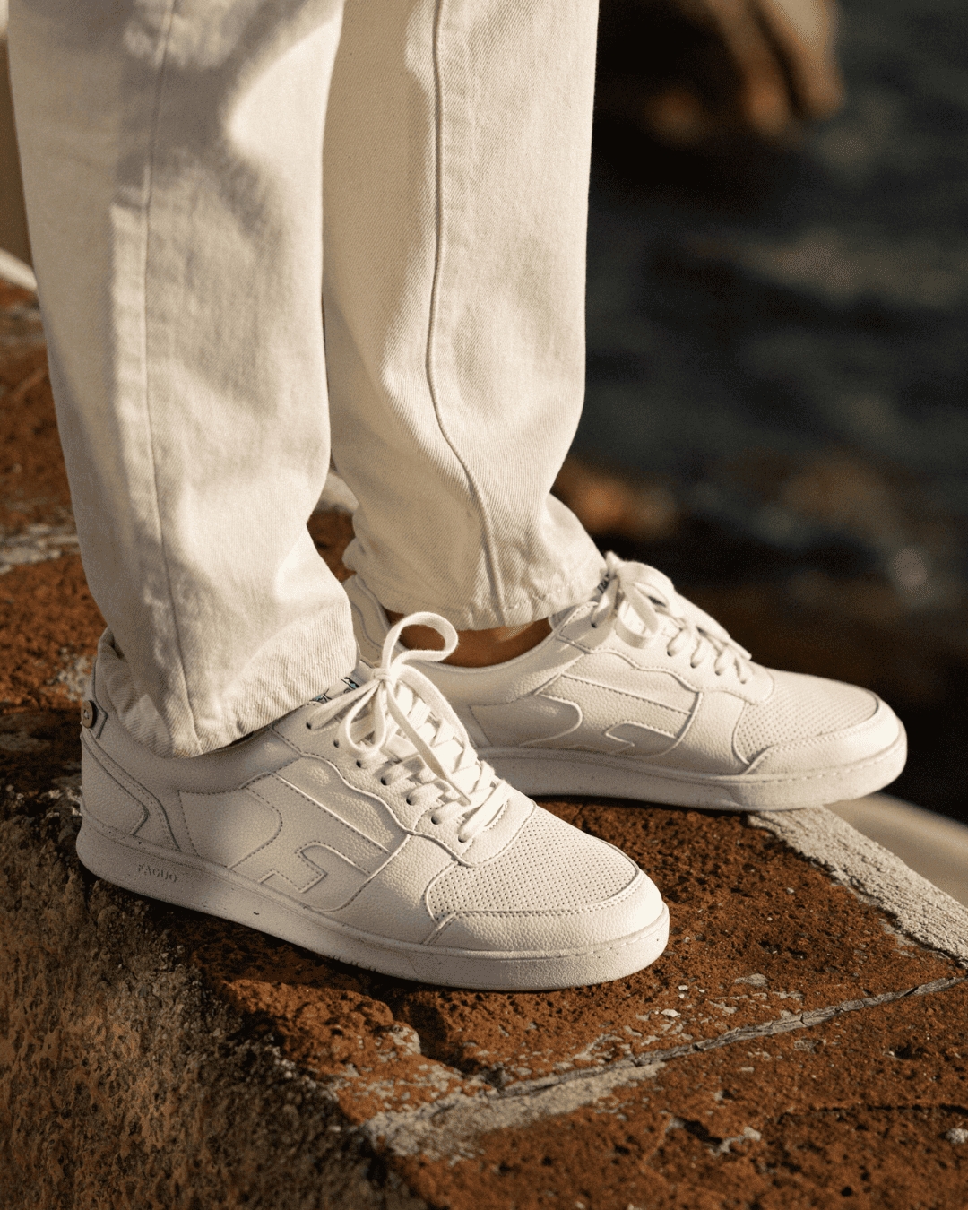 Baskets écrues cuir bouton gris - HAZEL