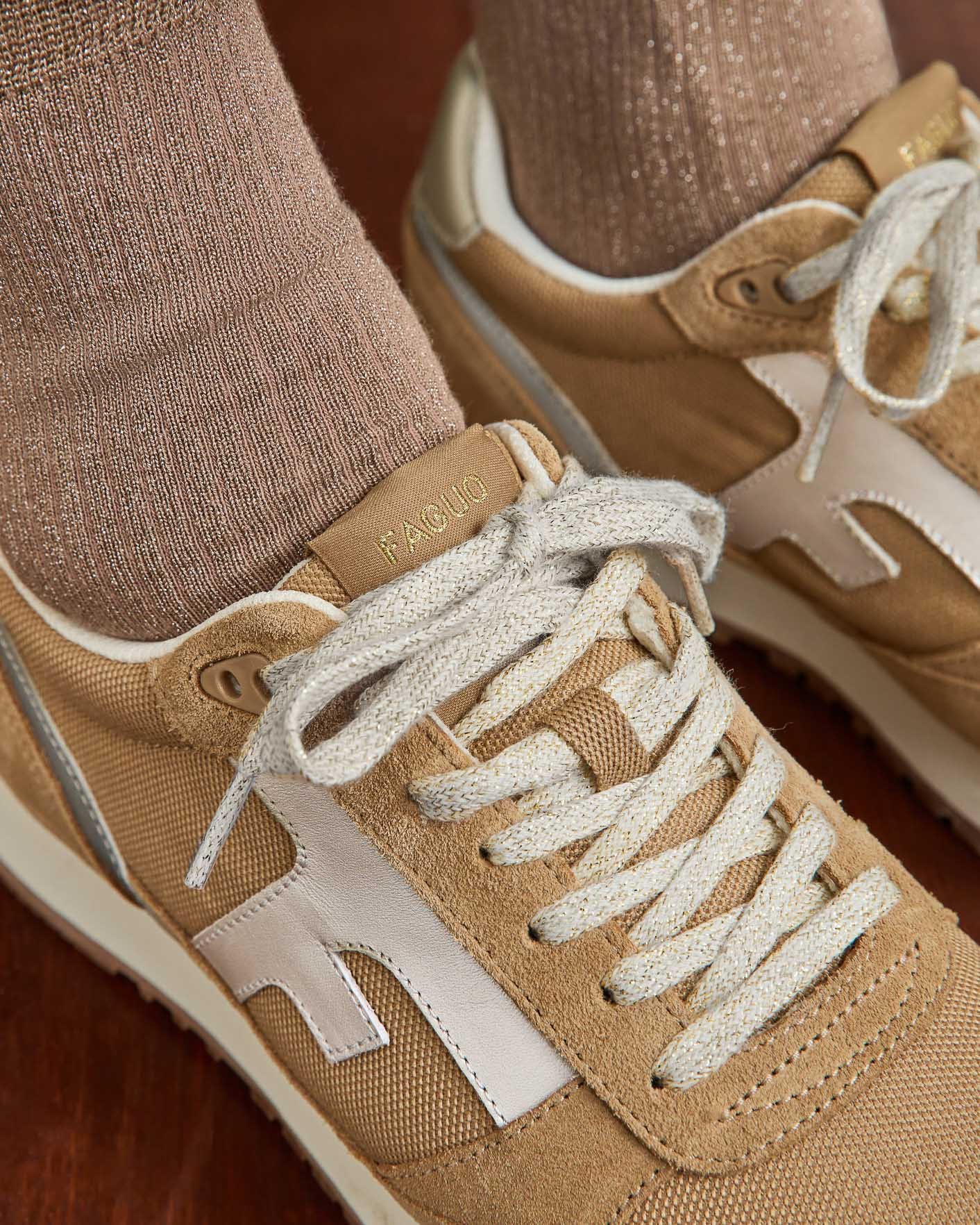 Baskets beige & doré - ELM